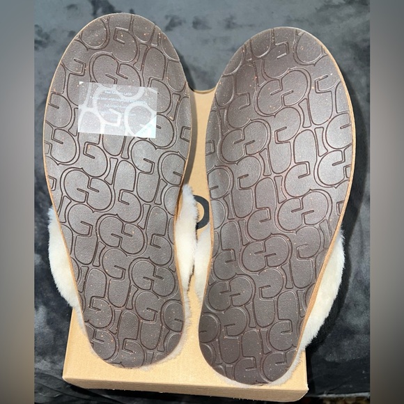 Ugg Scuffette II in Chestnut Size 7 New in box - Picture 15 of 16